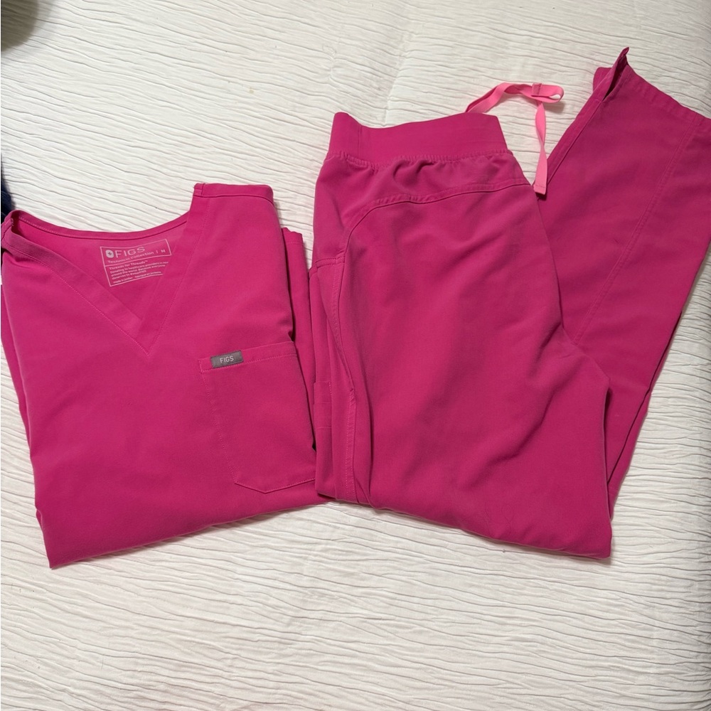 Figs F ing Pink Scrub Set